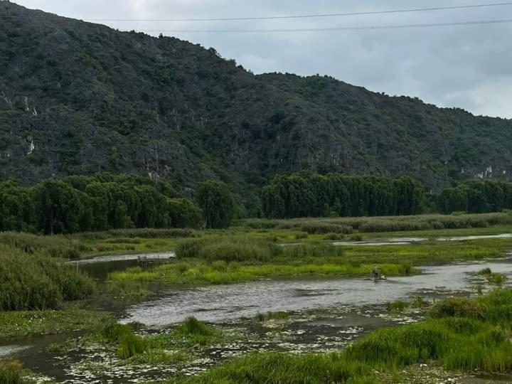 Nha Lua Homestay Ниньбинь Экстерьер фото